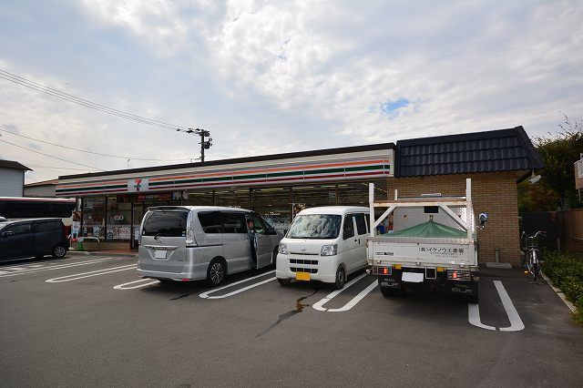 コンビニ　セブンイレブン（コンビニ）まで2100m