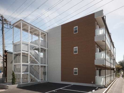 建物外観　「セコムホームセキュリティ完備」