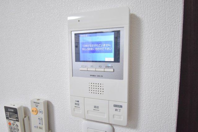 セキュリティ　TVモニターホンは安心ですね。誰か確認してから開けて下さいね