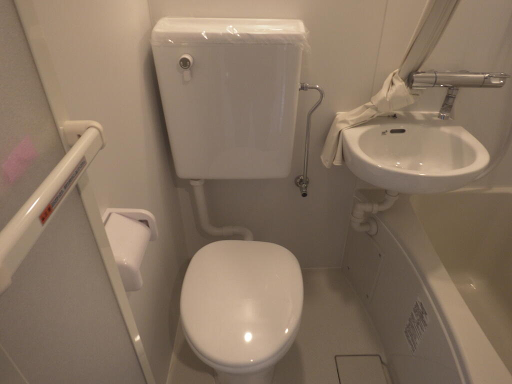 ＪＲ京浜東北線 蕨駅 徒歩11分 2階建 築37年のトイレ写真
