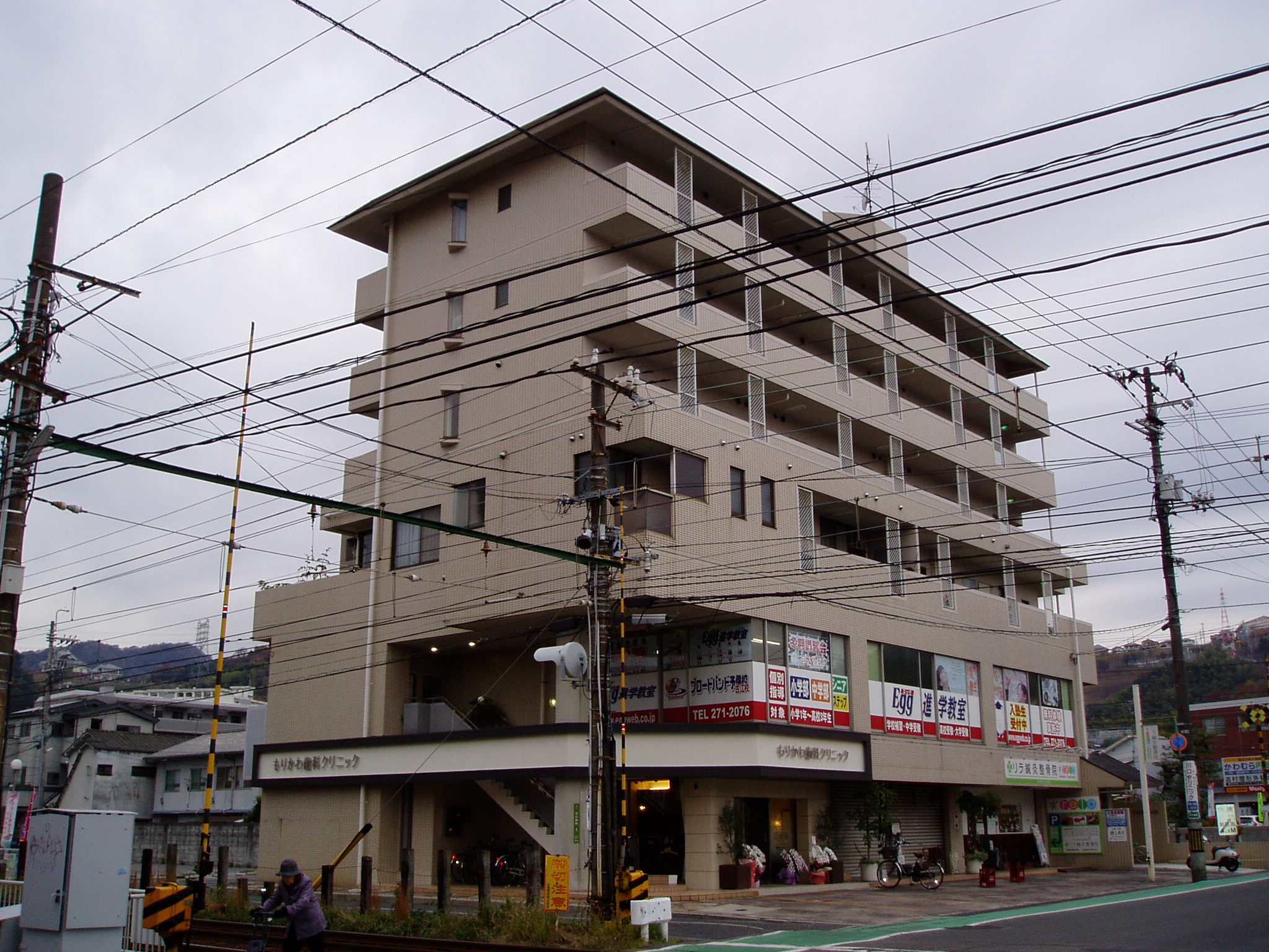 広島市西区古江西町のマンションの建物外観