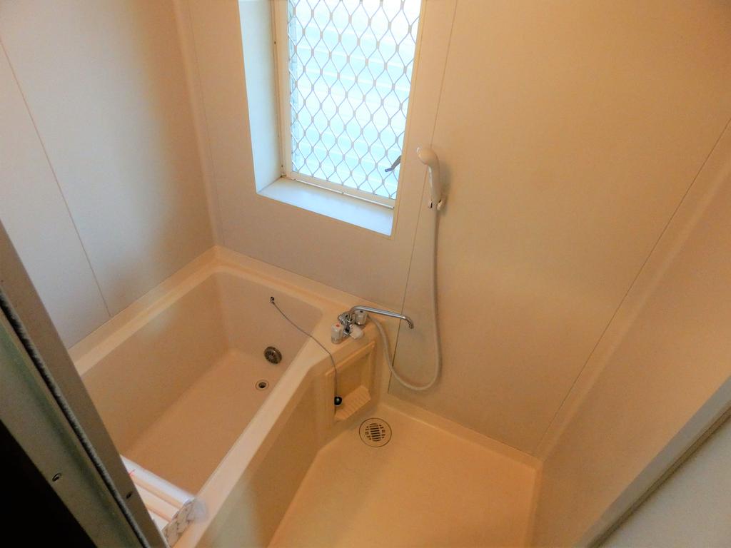 バス・シャワールーム　※退去前のため、以前の写真を使用しています。