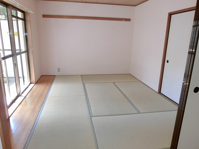 エミネンス金子の居間写真