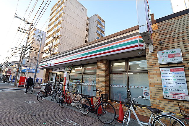 コンビニ　セブンイレブン大阪新深江駅北店（コンビニ）まで59m