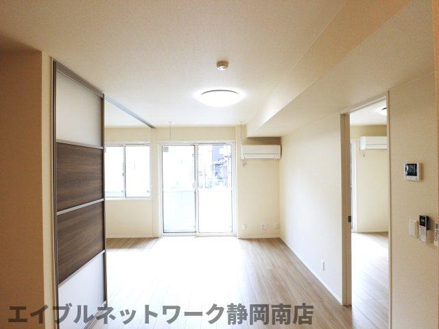 セレーノ小鹿の居間写真
