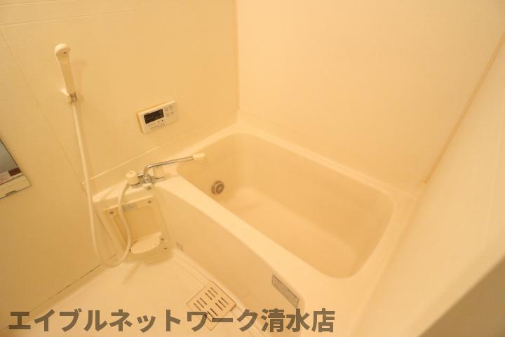 バス・シャワールーム　ゆったり過ごせるお風呂です