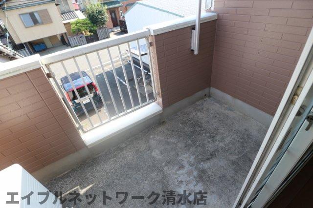 バルコニー　開放的で明るい空間を演出してくれるバルコニーです