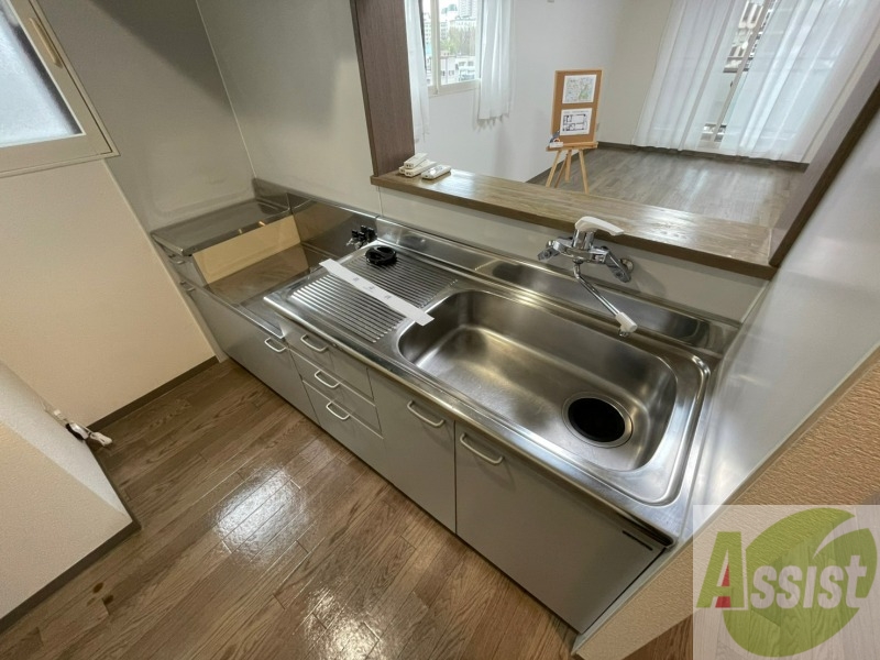 キッチン　こちらはキッチン。調理スペースもあり使いやすそうです。