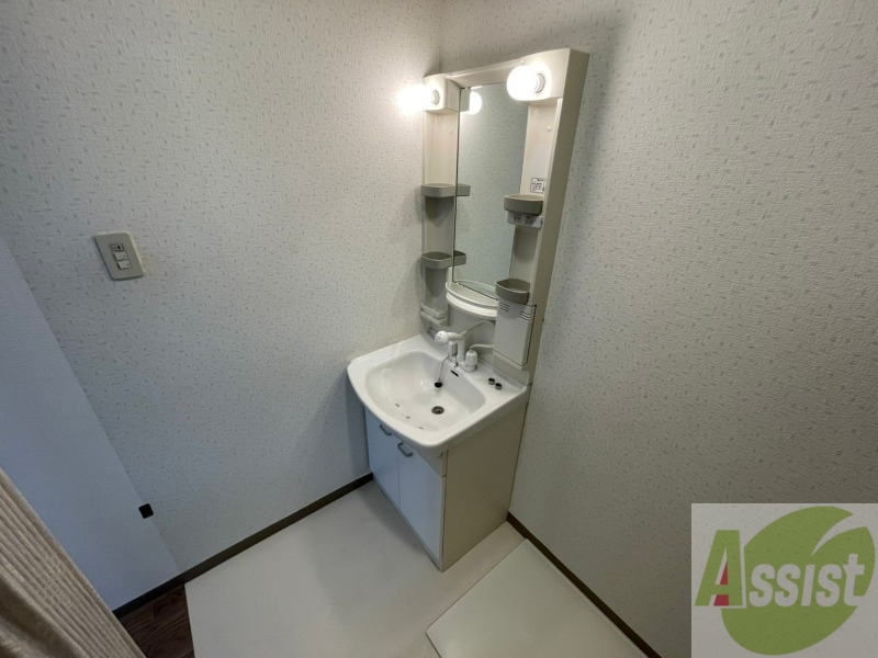 洗面設備　シャンプードレッサー。身支度はここでばっちり。