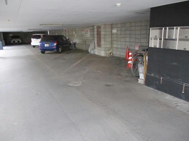 駐車場　駐車場