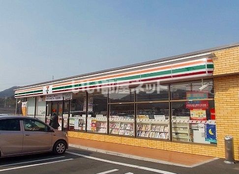 【海南市岡田のマンションのコンビニ】