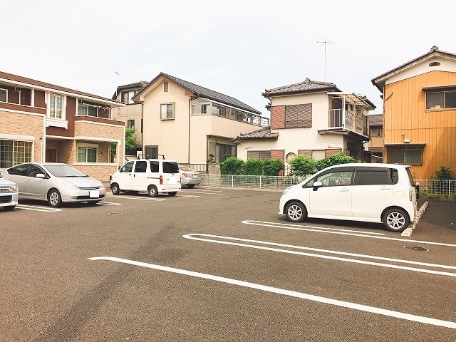 【行田市大字長野のアパートの駐車場】