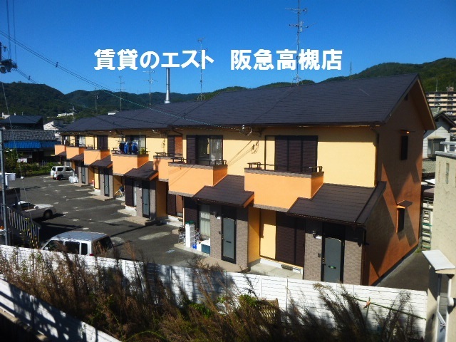 三島郡島本町東大寺のアパートの建物外観