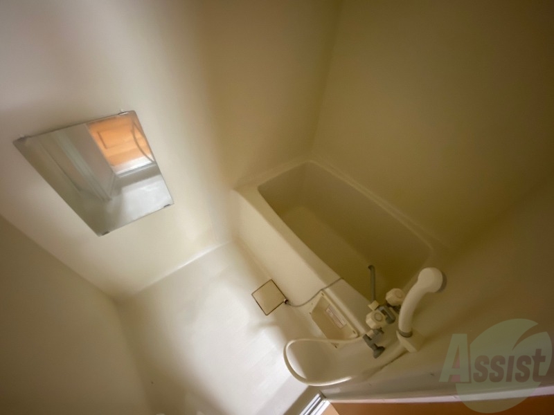 バス・シャワールーム　お風呂になります。一日の疲れを癒してくださいね。