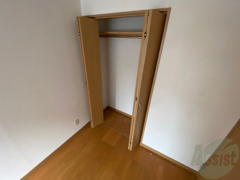 収納　クローゼットは奥行きもあり、荷物が多い方でも安心です。