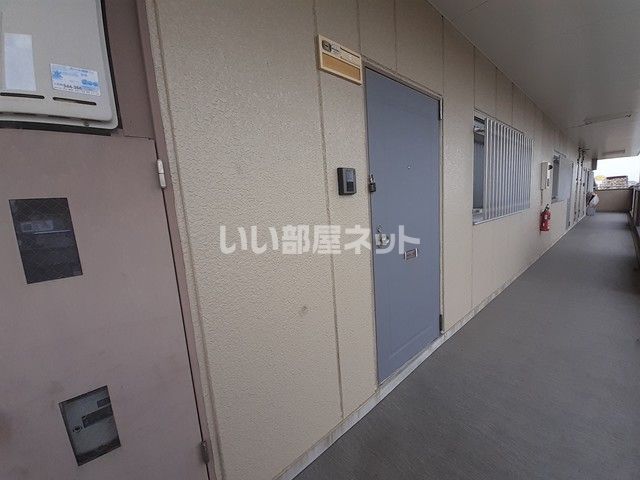 【加古郡播磨町大中のマンションのエントランス】