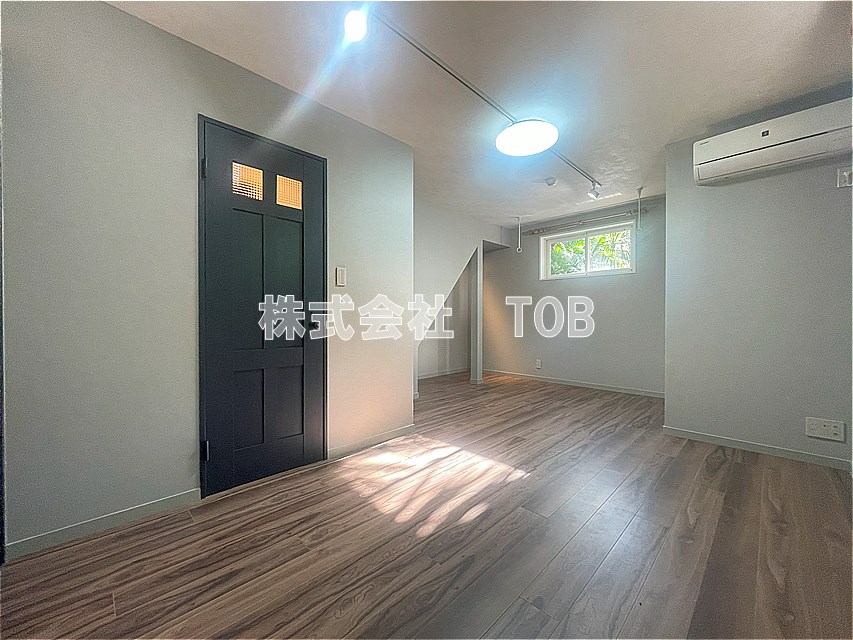 その他部屋・スペース　B1　洋室9.8帖