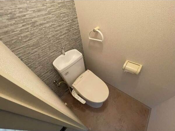 トイレ　通路幅可視化の為メジャーを掲載