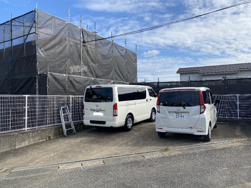 【福岡市東区青葉のマンションの駐車場】