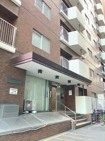 新宿区歌舞伎町のマンションの建物外観