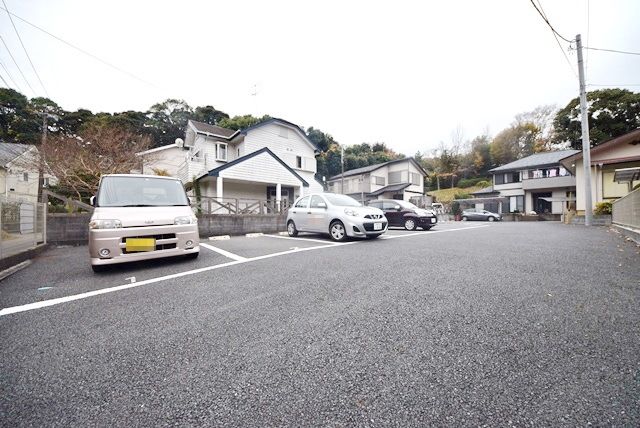 【藤沢市大庭のアパートの駐車場】