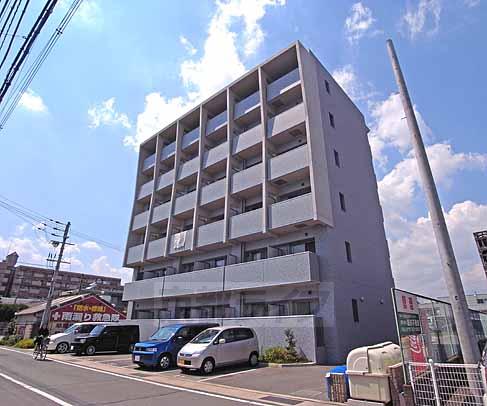 京都市伏見区下鳥羽南円面田町のマンションの建物外観