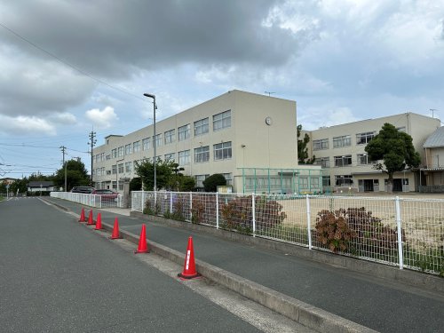 【豊橋市牛川通のマンションの小学校】