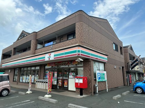 【豊橋市牛川通のマンションのコンビニ】