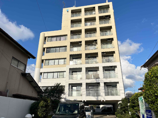 古賀市千鳥のマンションの建物外観