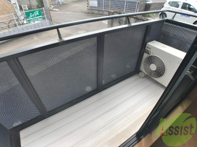 バルコニー　お天気のいい日はバルコニーで洗濯物も干せますよ。