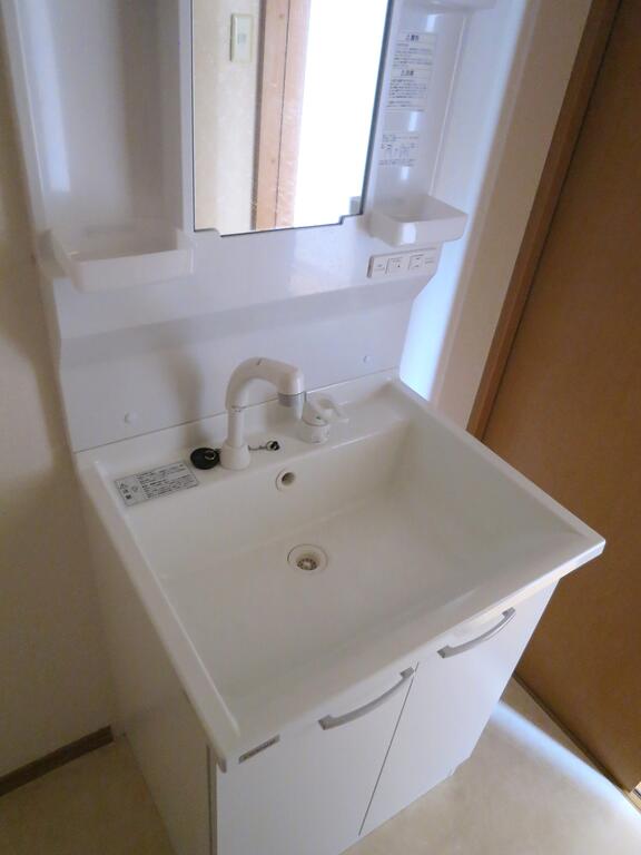 洗面設備　新規洗面化粧台設置