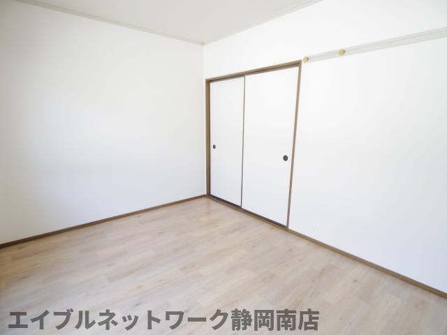 居室・リビング　同イメージ反転