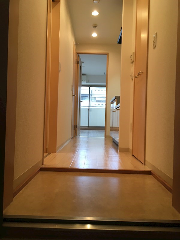 玄関　※同物件別号室参考写真