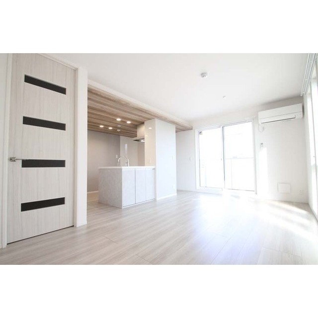 居室・リビング　※写真は２０２にて撮影（２０２５，８）