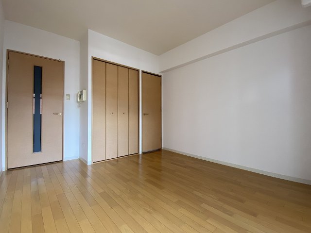 その他部屋・スペース　広くて明るい寝室