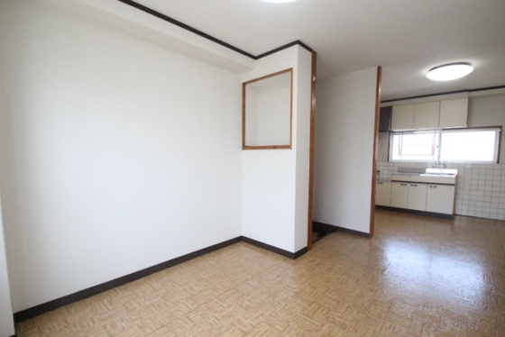 居室・リビング　※別号室の写真になります。