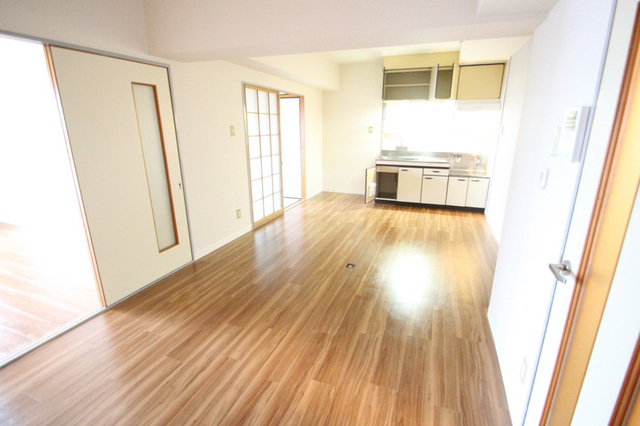 居室・リビング　※他のお部屋の参考写真です。