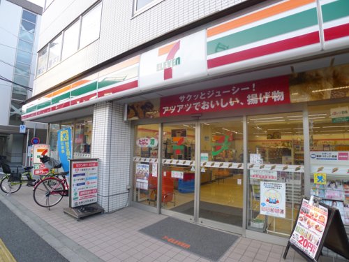 コンビニ　セブンイレブン 北区上中里2丁目店（コンビニ）まで333m