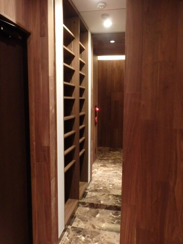 玄関　玄関　※2021年1月撮影