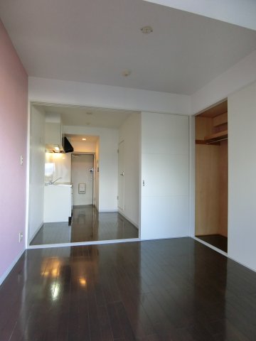 居室・リビング　別号室参考写真