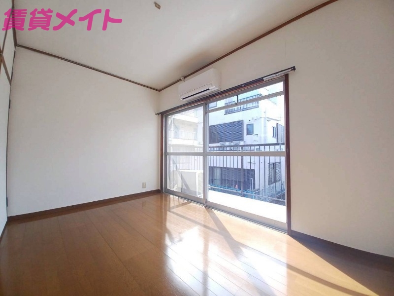 居室・リビング　別部屋同タイプ