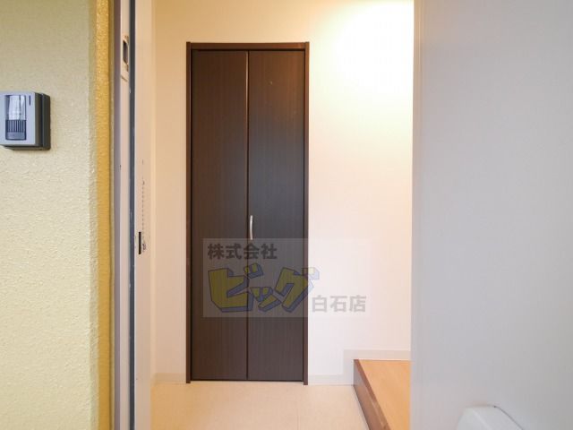 玄関　広々とした玄関です♪