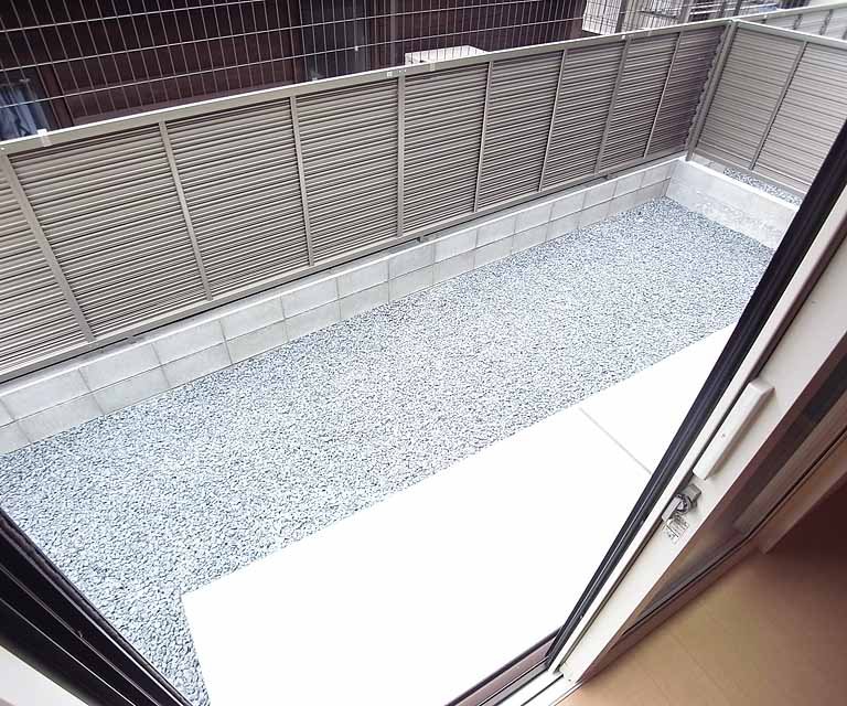 バルコニー　１階はテラス・２階はバルコニーです