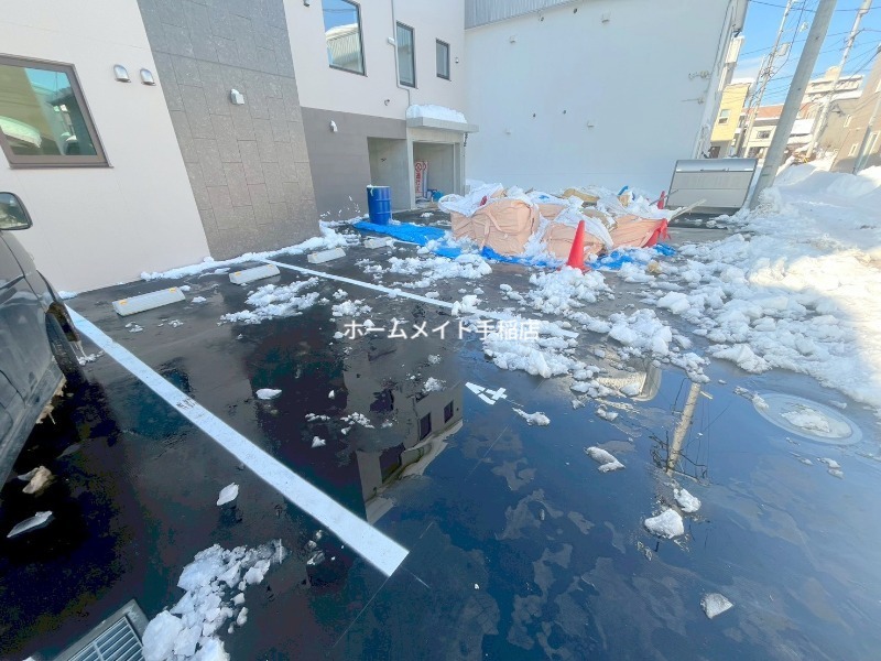 駐車場　駐車スペースでございます！