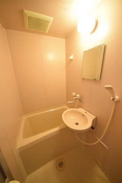 バス・シャワールーム　バス