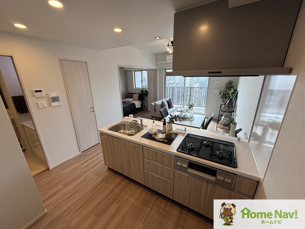 キッチン　3口コンロのシステムキッチン