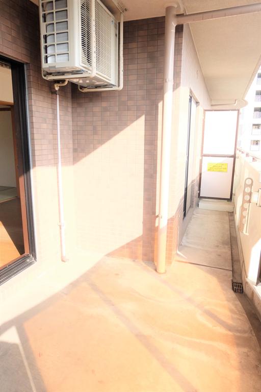 バルコニー　風が通り抜け室内換気もバッチリ♪