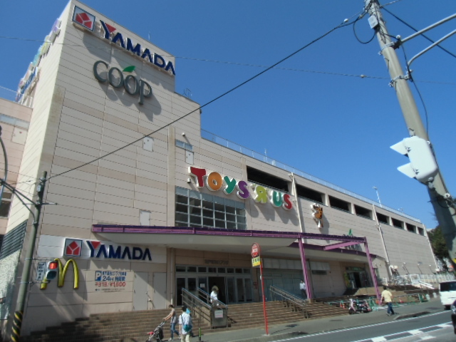 ショッピングセンター　東戸塚西口プラザ（ショッピングセンター）まで586m