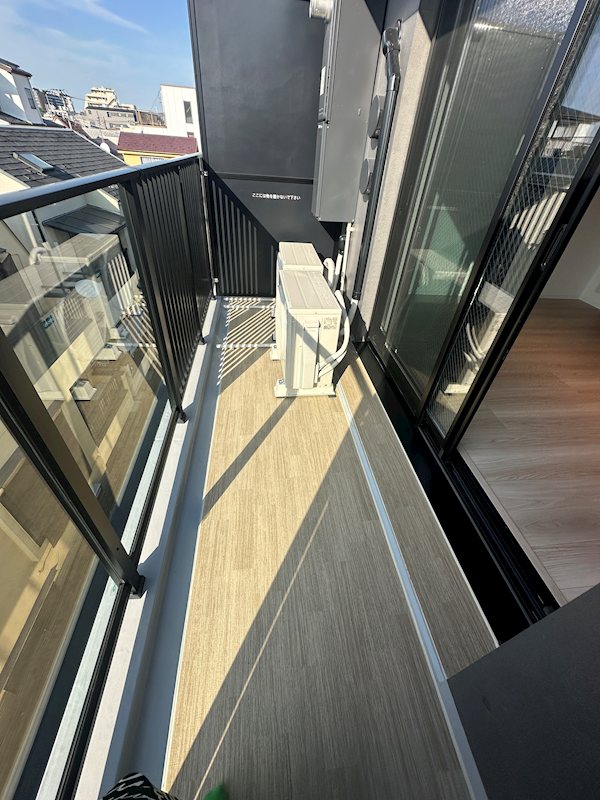 バルコニー　開放的で明るい空間を演出してくれるバルコニーです