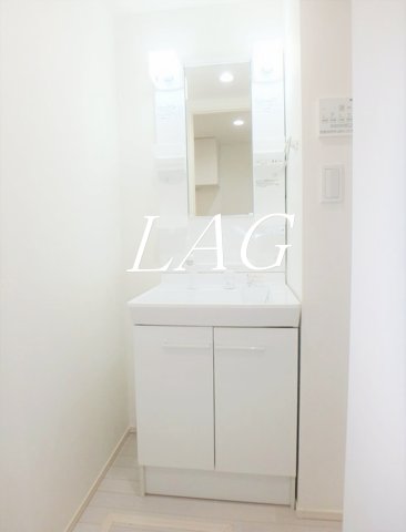 洗面設備　独立洗面台です。